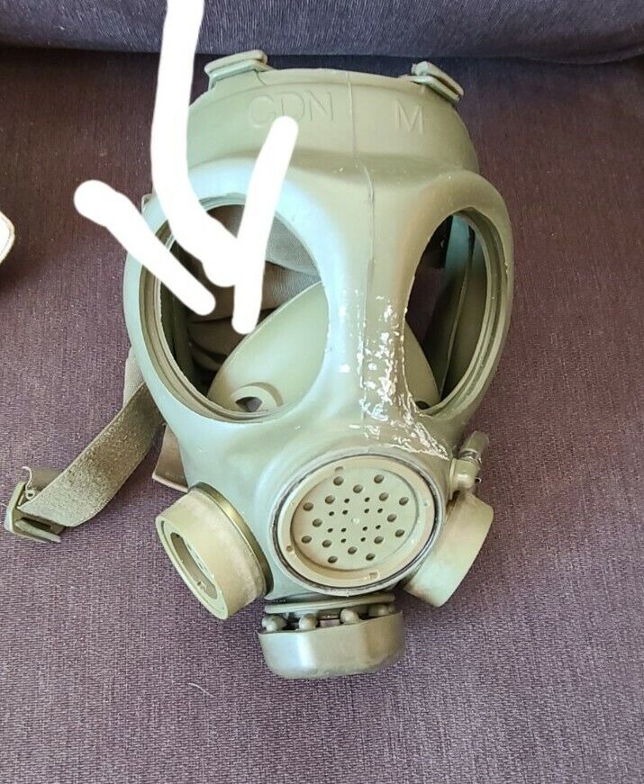 Canadian Army C4 Gas Mask right lens