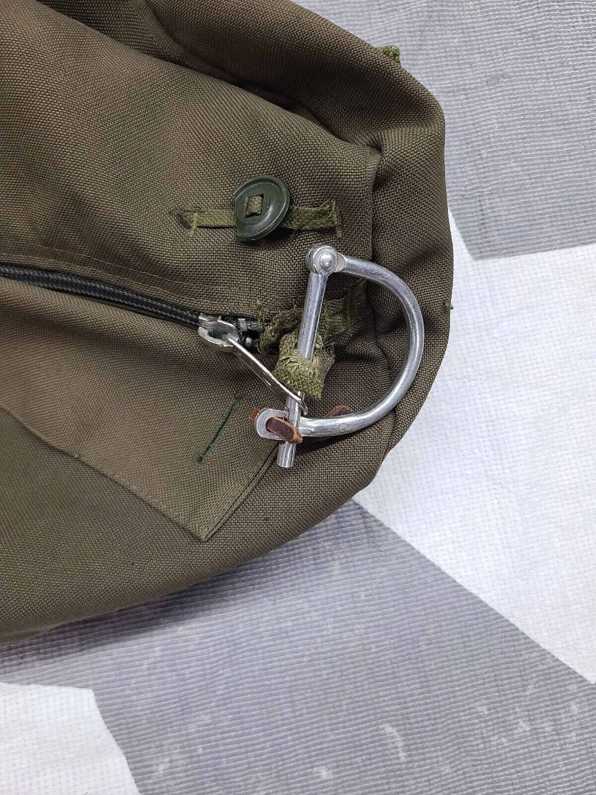 Canadian Army Dufle Bag Lock