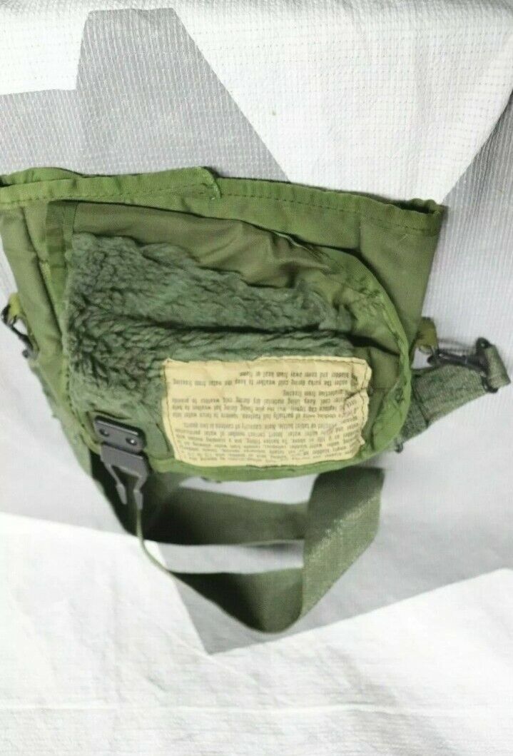 US ARMY 2 QUARTS GREEN CANTEEN CARRIER WITH STRAPS