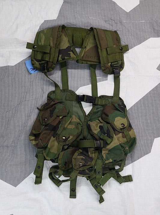 Us army load bearing vest woodland